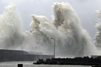 الإعصار «نانمادول» يواصل اجتياح أرخبيل اليابان