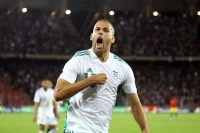 سليماني يقود الجزائر للفوز بهدف أمام غينيا وديًا