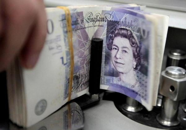 وزير الخزانة البريطاني يتعهد بالمزيد من التخفيضات الضريبية