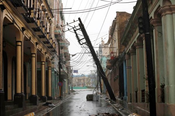 «إيان» يقطع الكهرباء عن كوبا بأكملها