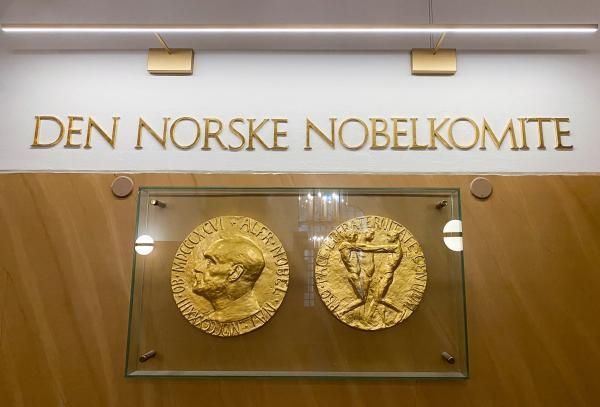 ميداليات جائزة نوبل - رويترز 