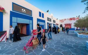 أسعار مثالية.. «أوتلت 2022» يجذب الزوار عبر الأزياء العالمية في الرياض