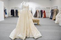 «أوتلت 2022».. وجهة جديدة للباحثات عن الفساتين العالمية