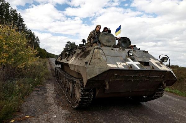 أحرزت القوات الأوكرانية تقدمًا عسكريًا في عدة مناطق أوكرانية على حساب الجيش الروسي- رويترز