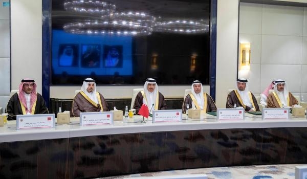 وزير الداخلية ونظيره البحريني يرأسان اجتماع لجنة التنسيق الأمني والعسكري