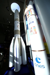 نموذج لصاروخ الفضاء الأوروبي من الجيل التالي آريان 6 - رويترز