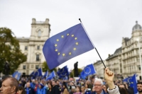 «لأجل فواتير منخفضة».. مظاهرات في بريطانيا للعودة إلى الاتحاد الأوروبي