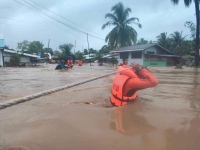 الفلبين: عدد قتلى الفيضانات والانهيارات الأرضية يتجاوز 30
