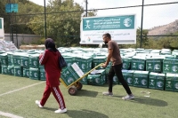 مركز الملك سلمان للإغاثة يوزع 840 سلة غذائية للبنان وخدمات طبية