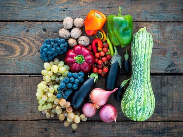 اتباع نظام غذائي صحي يقي من ألزهايمر - مشاع إبداعي