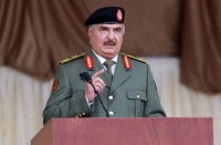 قائد الجيش الليبي خليفة حفتر شدد على ضرورة إخراج المرتزقة من البلاد - رويترز