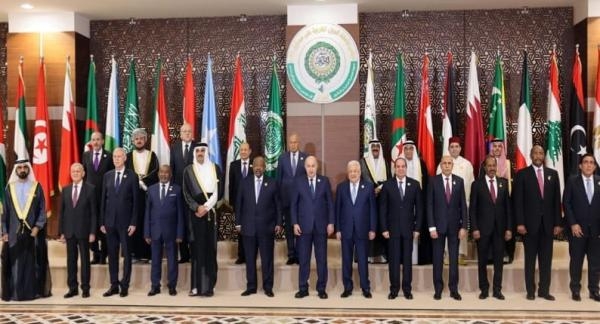 صورة لرؤساء الدول العربية قبل قمة الجزائر - صفحة الجامعة العربية على تويتر