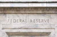 كيف يؤثر رفع الفيدرالي الأمريكي لسعر الفائدة على الاقتصاد العالمي؟ 