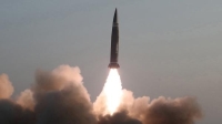 كوريا الشمالية تطلق صاروخا باليستيا فوق اليابان