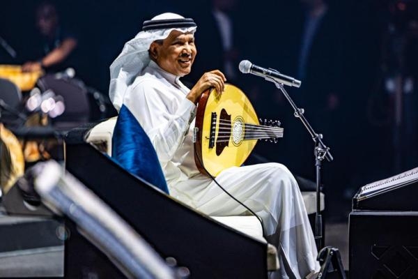 قدم باقة من أجمل أغنياته.. فنان العرب يتألق في ليلة «مذهلة» بالبحرين