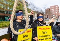 إيرانيون يتظاهرون على هامش اجتماع وزراء خارجية مجموعة السبع دعما للانتفاضة الإيرانية - د ب أ 