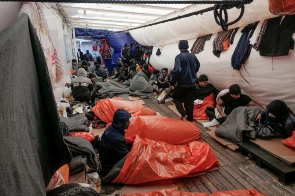 فرنسا: رفض إيطاليا رسو سفينة المهاجرين «غير مقبول»