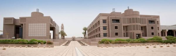 50 طالبا بجامعة الملك عبد العزيز يستعرضون التقنيات الحديثة في 