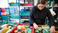 عدد البريطانيين المترددين على بنوك الطعام يتضاعف بسبب أزمة المعيشة- موقع تروسيل تراست