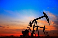 ارتفاع أسعار النفط مع انحسار المخاوف من ركود أمريكي