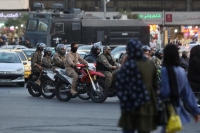 الانتفاضة الشعبية تجبر الباسيج على تحويل طهران إلى ثكنة عسكرية - اليوم