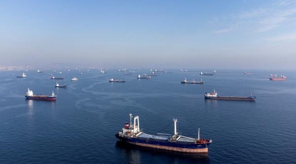 سفن مشاركة في صفقة حبوب البحر الأسود تنتظر عبور مضيق البسفور- رويترز
