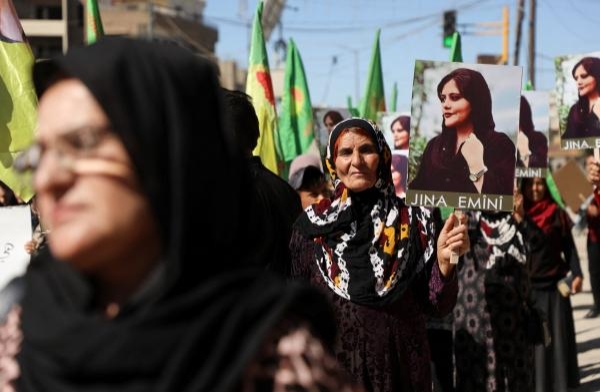 مظاهرات في كردستان إيران ضد قتل نظام الملالي للشابة مهسا أميني - رويترز