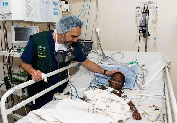 مركز الملك سلمان يجري 8 عمليات قسطرة علاجية وعملية قلب مفتوح واحدة في مالي - واس