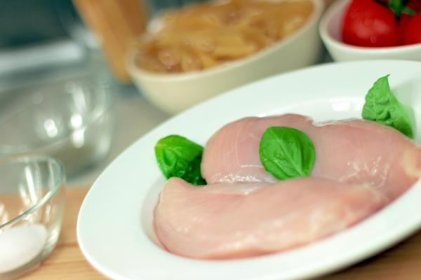 30 جرام من الدجاج هي الكمية الأنسب لأي نظام غذائي - مشاع إبداعي