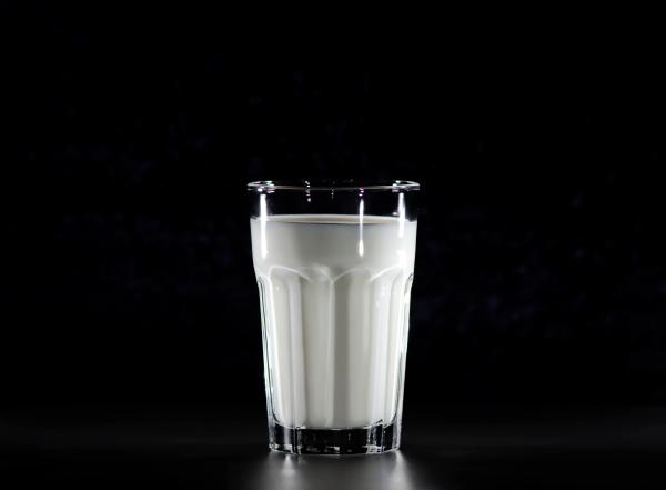 يدخل الحليب ضمن كل الأنظمة الغذائية الصحية - مشاع إبداعي