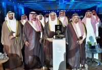 أمير الرياض يُكرّم البنك الأهلي السعودي "الشريك الاستراتيجي" لمنتدى الرياض الاقتصادي