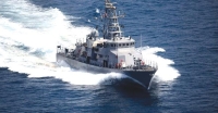 البحرية الأمريكية تغرق سفينة إيرانية تحمل مواد متفجرة للحوثيين