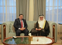 وزير خارجية البحرين يستقبل نظيره اليمني قبيل جلسة لـ