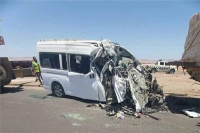 مقتل 11 وإصابة 27 في حادث تصادم أتوبيس بسيارة نقل على طريق رأس غارب