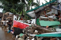 ظل يتنفس تحت الأنقاض.. إنقاذ طفل 6 أعوام بعد يومين من زلزال إندونيسيا