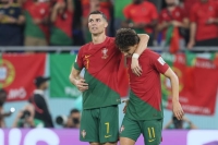 غرائب كأس العالم.. حارس البرتغال يحبس أنفاس كريستيانو رونالدو (فيديو)