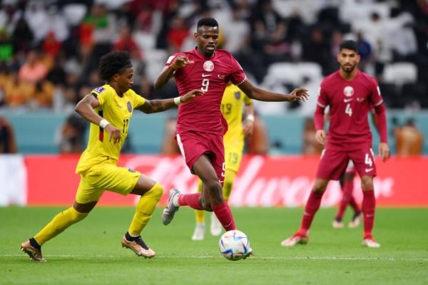 كأس العالم 2022.. موعد مباراة قطر والسنغال والقنوات الناقلة