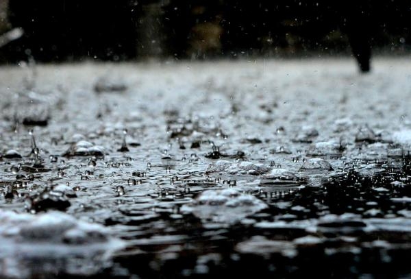 عدد من الأبحاث العلمية تناولت تأثير المطر الإيجابي على البشر- مشاع إبداعي