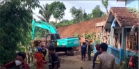 بعد 4 أيام من زلزال مدمر في إندونيسيا.. العثور على 7 جثامين تحت الأنقاض 