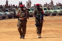 جنود بالقوات المسلحة السودانية المشاركة في قاعدة «مروي» بالولاية الشمالية- اليوم