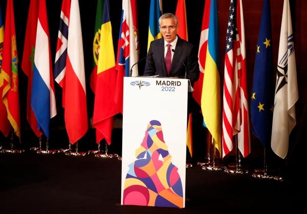 الأمين العام لحلف الناتو ينس ستولتنبرغ يتحدث خلال الدورة السنوية الثامنة والستين للجمعية البرلمانية لحلف الناتو - رويترز