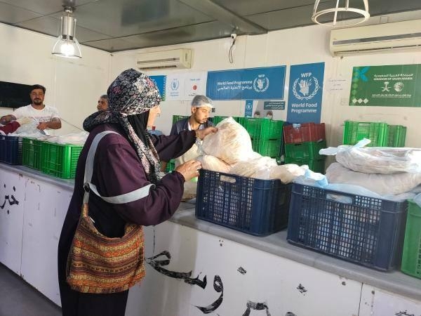 قسائم إلكترونية لصرف الأغذية بمخيمات اللاجئين في الأردن - اليوم