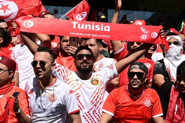 جماهير تونس تحضر بكثافة في مباراة أستراليا