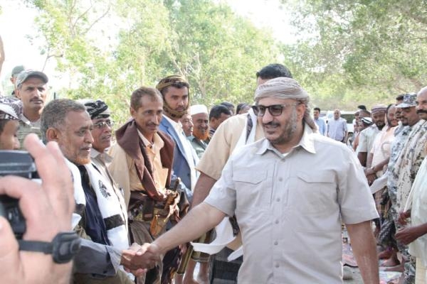 «الرئاسي اليمني» يحذر من مخطط إيراني لتحويل باب المندب إلى مضيق هرمز آخر