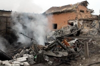 آثار القصف الروسي على إحدى المناطق الأوكرانية - د ب أ