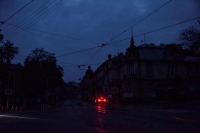 أجزاء كثيرة من أوكرانيا تعيش في ظلام دامس مع قدوم الشتاء - رويترز