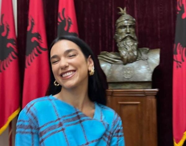 احتفال دوا ليبا بالجنسية الألبانية - انستجرام