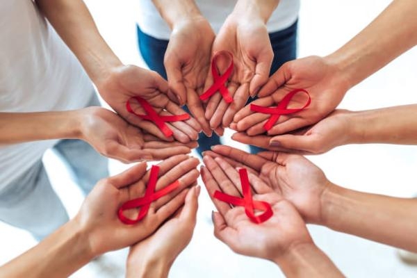 يحل اليوم العالمي للإيدز في الأول من ديسمبر كل عام - مشاع إبداعي