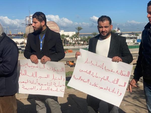 وقفة ممثلي جمعيات وحقوقية وقانونية أمام المحكمة العُليا في طرابلس - اليوم