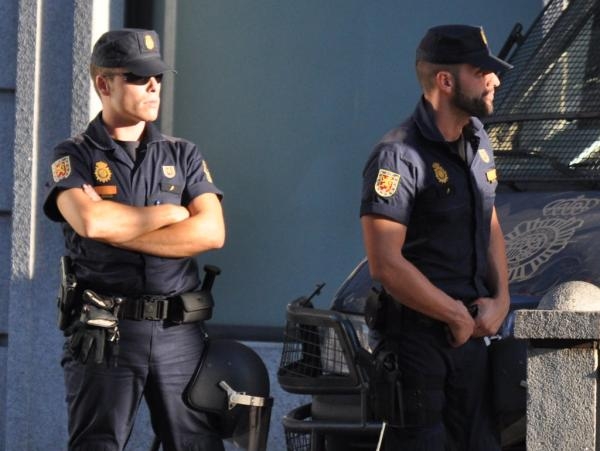 تشديد أمني في إسبانيا بسبب «الطرود ملغومة»